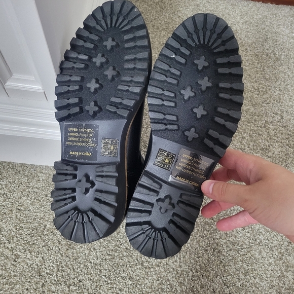 J.Crew Sherpa-lined Black Chelsea boots. NEW worn once - Picture 10 of 14